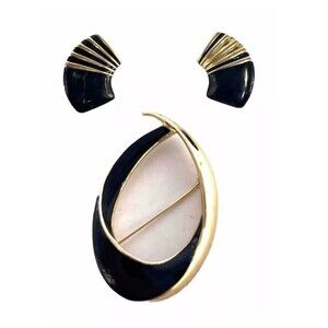 VTG Trifari Black Enamel Gold Brooch Earrings Set 80s Glamoratti Corporate Siren